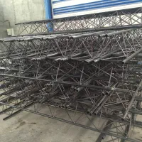 مونتاژ کار دکل و سازه داخل کارخانه