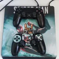 ps4 اسلیم یک ترا با دو دوسته و اکانت پلاس پرمیوم