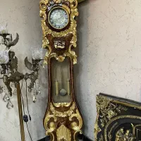 ساعت کنار سالنی