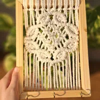 جاکلیدی دیواری مکرومـه