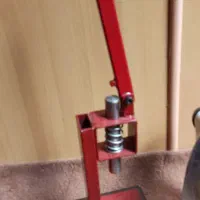 دستگیره .پرچ کن .اتو .منگنه.دار قالی