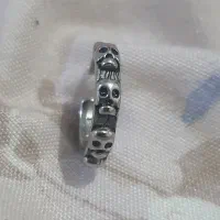 پیرسینگ گوش حلقه‌ای طرح اسکلت و فیس