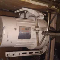 چرخ صنعتی با میز خیلی پرقدرت|چرخ خیاطی و ریسندگی|تربت جام, شهرک معلم|دیوار