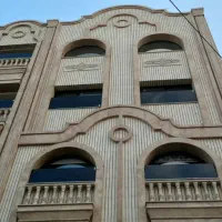 آپارتمان نوساز تک‌واحدی ۱۸۵ متری در خادمی