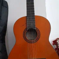 گیتار سی40 یاماها همراه با کاور