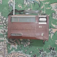 یک دستگاه رادیو ناسیونال در حد نو