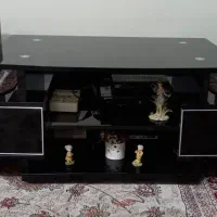 میز تلویزیون شیشه ای