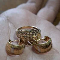 انگشتر و دو عدد گوشواره