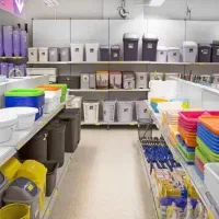 نیازمند فروشنده خانم