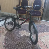 یک عدد دوچرخه ۲۰ ودوعدد لاستیک ۱۴در ۱۸۵ پژو پارس|دوچرخه، اسکیت، اسکوتر|مشهد, امامیه (شهرک غرب)|دیوار