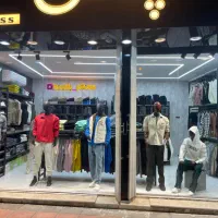 فروشنده پوشاک