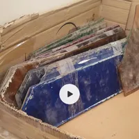 شیشه رنگی قدیمی
