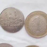 تعدادی سکه های قدیمی و نقره