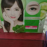 تعدادی کرم به علت جم اوری مغازه تعدادخیلی محدود|آرایشی، بهداشتی، درمانی|یزد, |دیوار