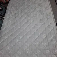 یک عدد خوشخواب  یک و نیم نفره