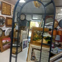 آیینه دفرمه و پنجره ای