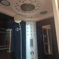 کابین دوش تمیز و کم کار
