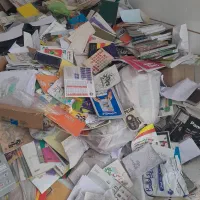 خریدار کتاب جزوه کاغذ سی دی مجله کیلویی در محل