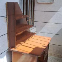 میز تحریر وقفسه کتاب