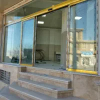 نصب و اجرای شیشه و رولاپ( قیمت کارخانه)