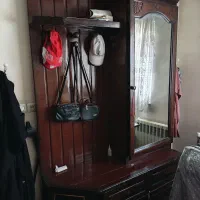 کمد جا لباسی ایستاده  اینه دار