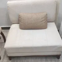 مبل تک و میزبان کاملا سالم و تمیز