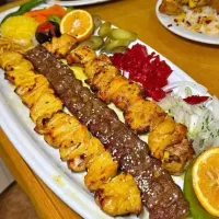 نیروی آشپزوکمک آشپزسالنکار،ظرفشور،صندوقدار،قلیانزن