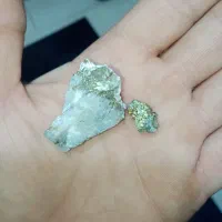 سنگ طلایی زینتی