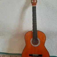 گیتار درجه یک خوش صدا|گیتار، بیس، امپلیفایر|اسلامآباد غرب, |دیوار