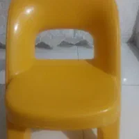صندلی کودکانه