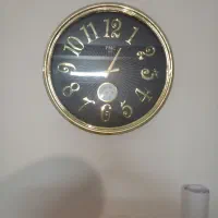 ساعت دیواری