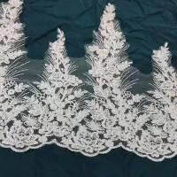 مقداری سنگ کریستال و پنل سنگ دوزی شده