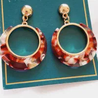 گوشواره آویز کوتاه مدل چند رنگ