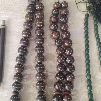 تسبیح و ساعت جیبی|کلکسیون اشیاء عتیقه|شاندیز, |دیوار