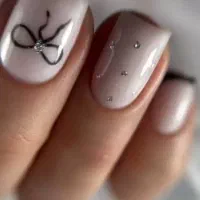 خدمات کاشت ناخن