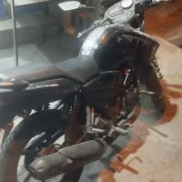 آپاچی|موتورسیکلت|قرچک, پویینک|دیوار