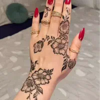 طراحی با حنا هندی روی بدن