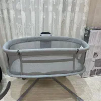 تخت کنار مادر