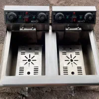 یک عدد یخچال و فریزر و سرخ کن صنعتی