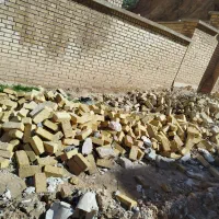 3هزار به بالا آجر ملایر  هفت عدد سیمان ده عدد فیبر