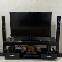 میز زیر تلویزیون