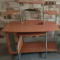 میز کامپیوتر در حد نو خیلی تمیز....