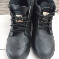 کفش ایمنی|کیف، کفش، کمربند|رباط‌کریم, یقه|دیوار