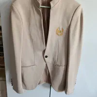 لباسها در حدنو می‌باشند