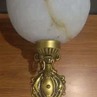 چراغ دیوار کوب