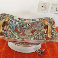 خریدار و فروشنده ظروف گل‌مرغی و سورمه‌ای قدیمی