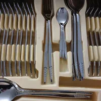 سرویس قاشق چنگال ۱۳۹ پارچه همراه جعبه