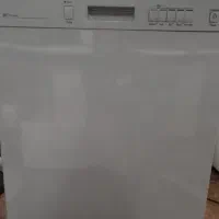 ماشین ظرفشویی الجی بسیار تمیز و نو