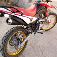 یک دستگاه موتور تریل 250