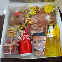 کیک و شیرینی خانگی و پک های ختم و مراسم و دفاعیه